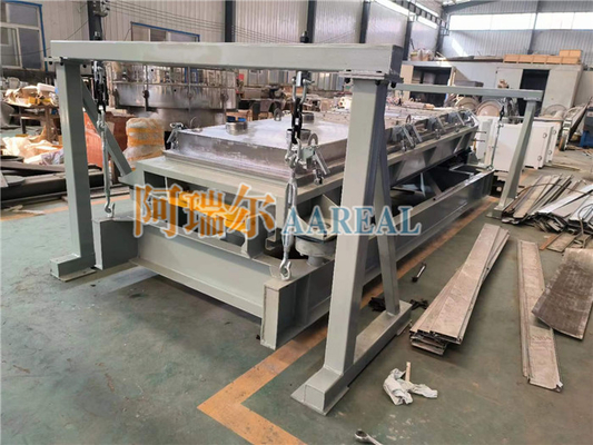 Alta efficienza grande uscita 3-Deck 1500 * 3600mm Petroleum Coke Gyratory Screen Sifter per lo screening 0.1mm Polvere