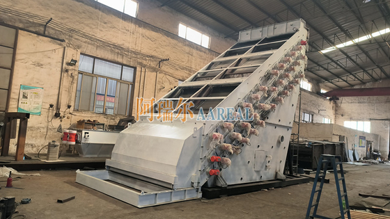3000*9000mm 1~3 Decks Grandi capacità 30~50 TPH Vibratore a schermo ad alta frequenza per setacciare sabbia di silice con motori sbilanciati o vibratori elettromagnetici per la pulizia delle maglie